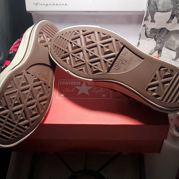 Shoes - Picture 4 of 4